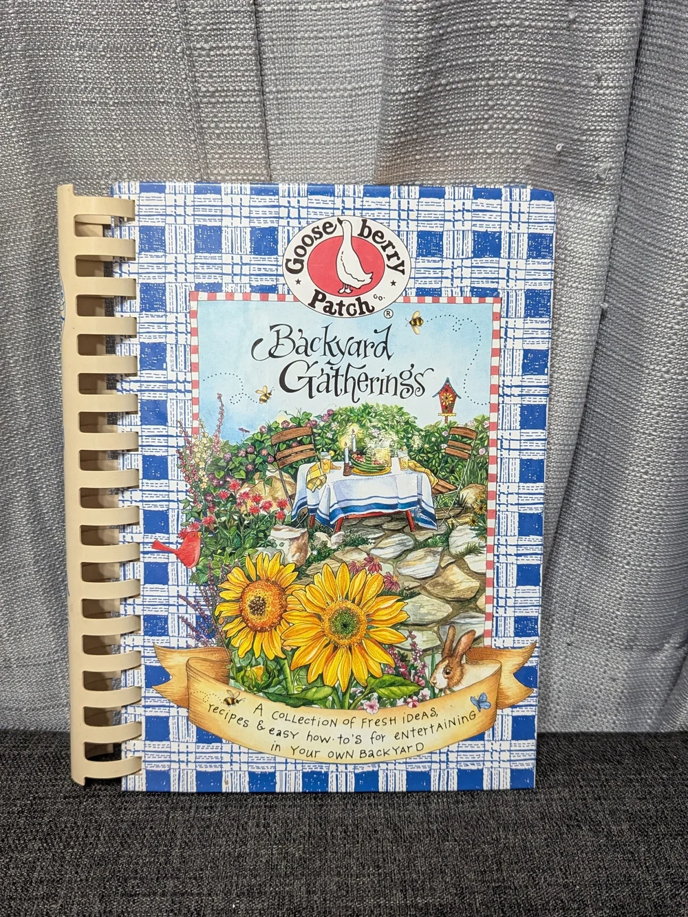 Gooseberry Patch Backyard Gatherings Entertaining In Your Own Backyard Spiral